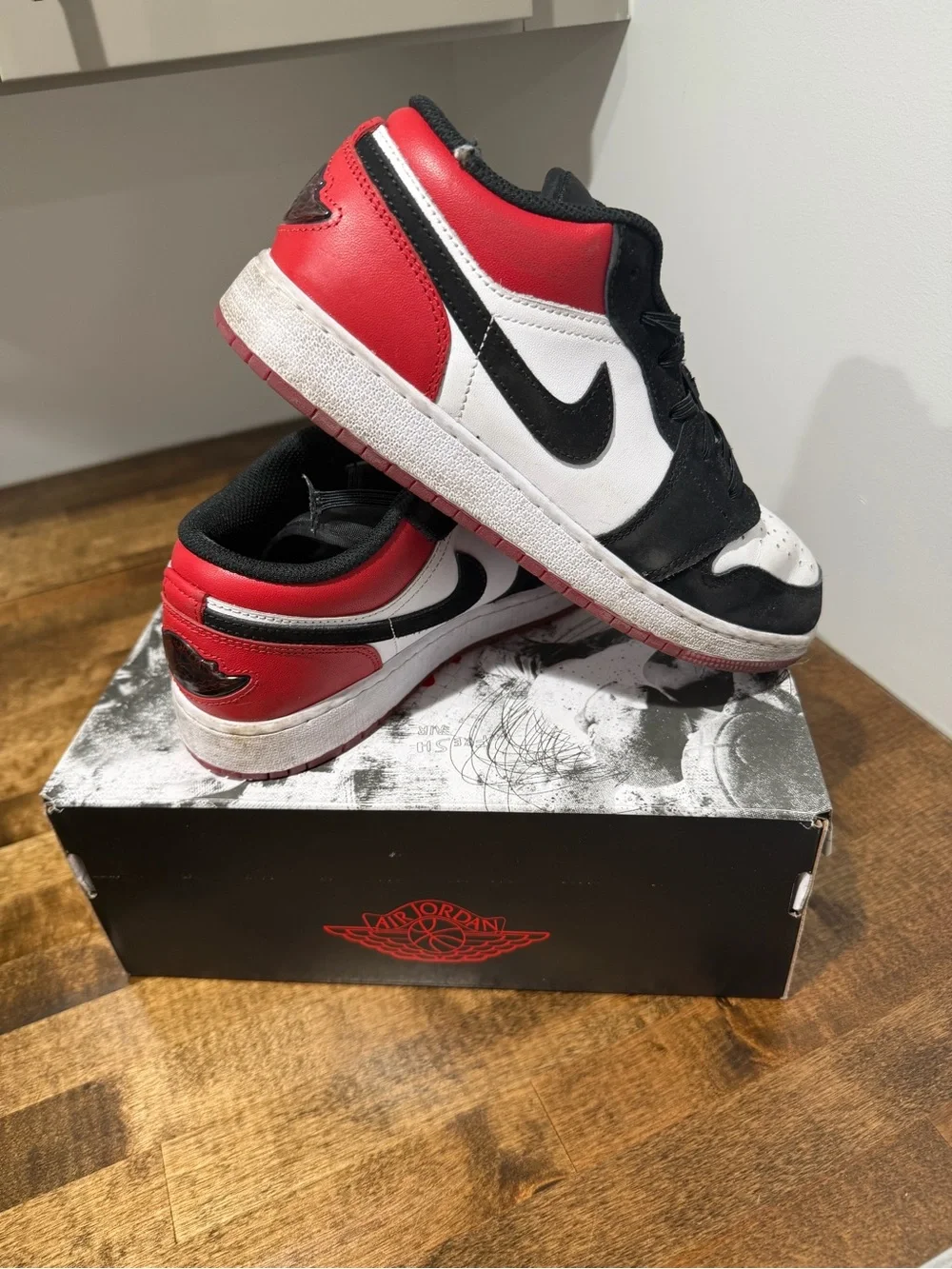 Nike Air Jordan Low-Top Sneakers - White, Black, Red
